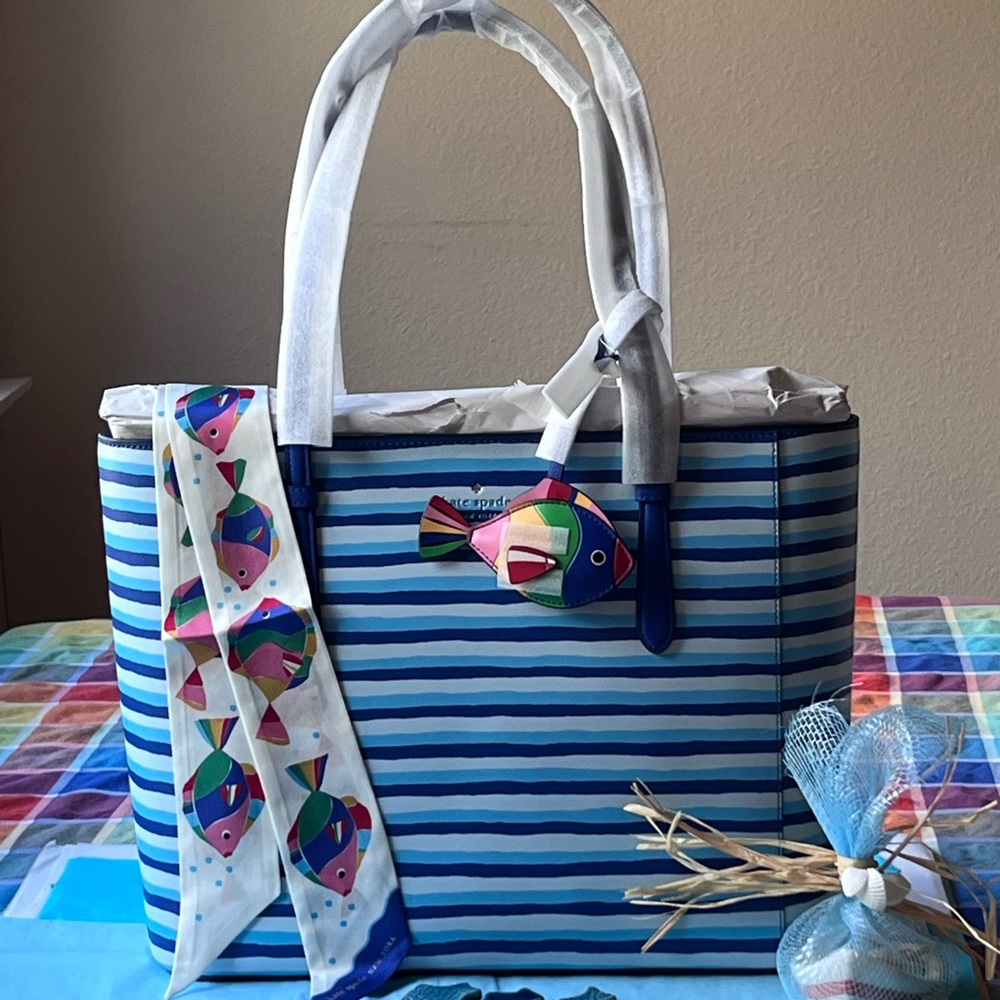 ๐ KATE SPADE SCHUYLER WAVE STRIPED TOTE ๐ NWT ๐ - Picture 9 of 16
